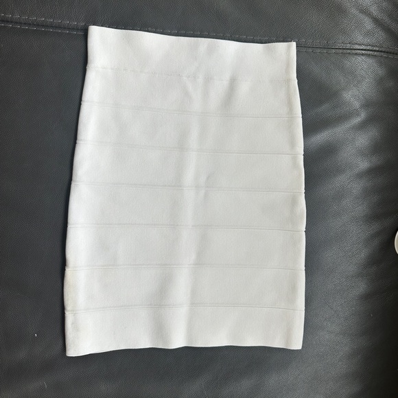 Bcbg maxazria Simone Textured Power Skirt white - Picture 2 of 7